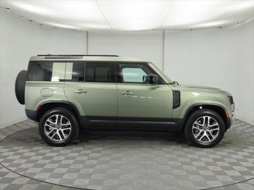 2025 Land Rover Defender 110 P400 S