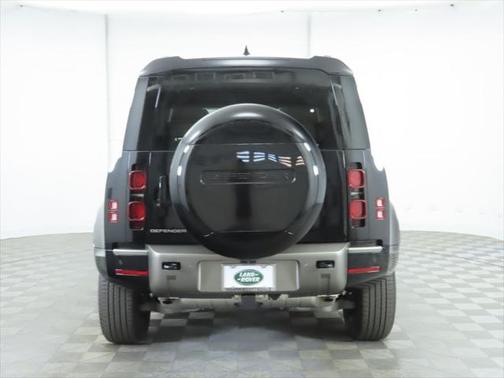 2025 Land Rover Defender 110 P400 X-Dynamic SE