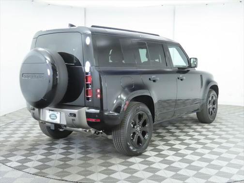 2025 Land Rover Defender 110 P400 X-Dynamic SE