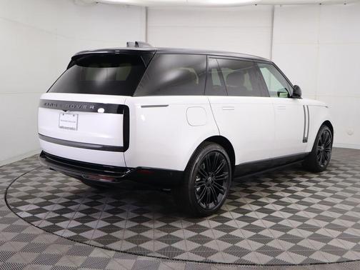 2025 Land Rover Range Rover P400 SE 7 Seat