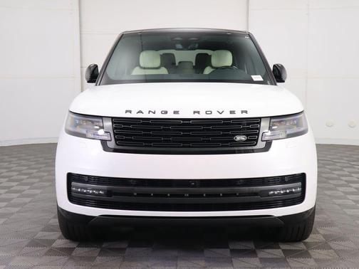 2025 Land Rover Range Rover P400 SE 7 Seat