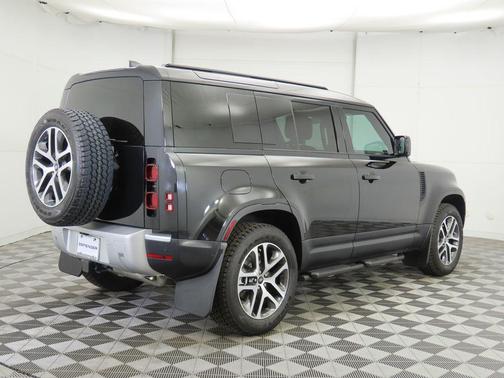 2025 Land Rover Defender 110 P400 S