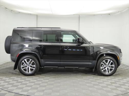2025 Land Rover Defender 110 P400 S
