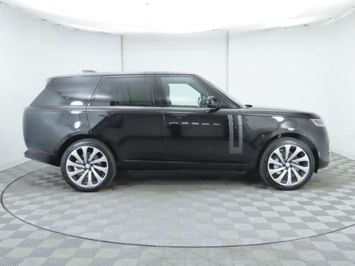 2025 Land Rover Range Rover P530 SE