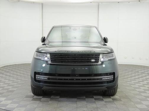 2025 Land Rover Range Rover P530 SE