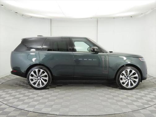 2025 Land Rover Range Rover P530 SE