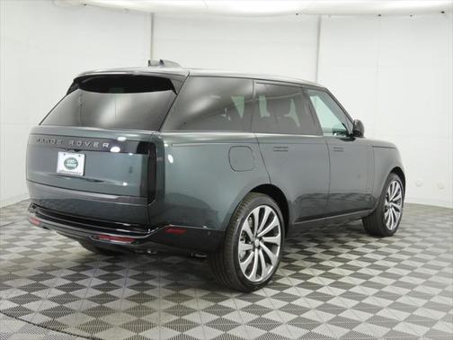 2025 Land Rover Range Rover P530 SE