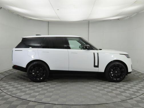 2025 Land Rover Range Rover P530 SE