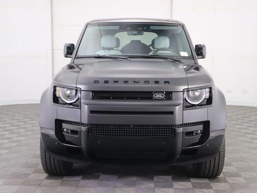 2026 Land Rover Defender 110 V8