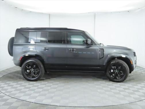 2024 Land Rover Defender 110 P400 X-Dynamic SE