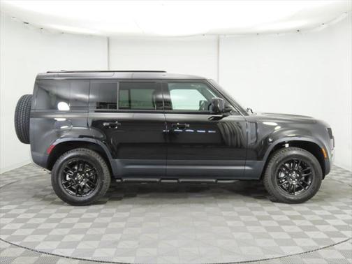 2025 Land Rover Defender 110 P300