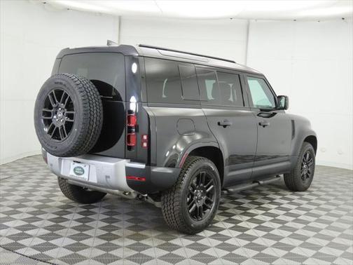 2025 Land Rover Defender 110 P300