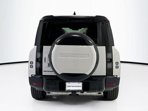 Borasco Grey Metallic 2026 Land Rover Defender P300 S