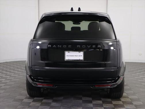 2025 Land Rover Range Rover P400 SE