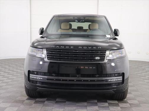 2025 Land Rover Range Rover P400 SE