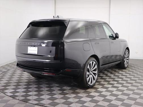 2025 Land Rover Range Rover P400 SE