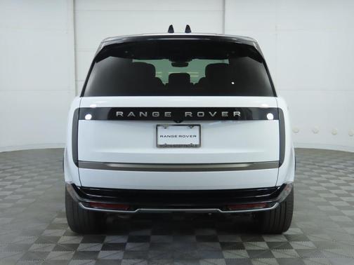 2025 Land Rover Range Rover P530 SE 7 Seat