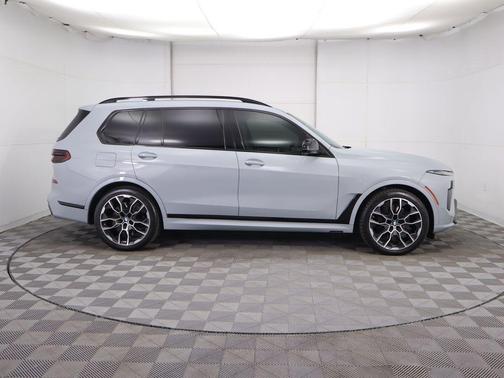 2024 BMW X7 M60i