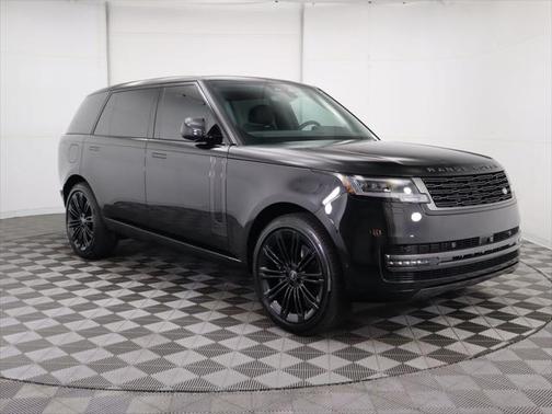 2025 Land Rover Range Rover P400 SE 7 Seat