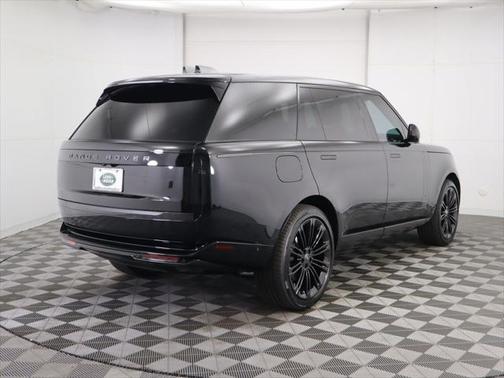 2025 Land Rover Range Rover P400 SE 7 Seat