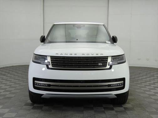 2025 Land Rover Range Rover P550e SE