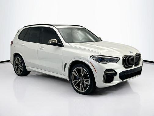Mineral White Metallic 2023 BMW X5 M50i
