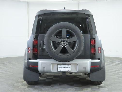 2025 Land Rover Defender 110 P300