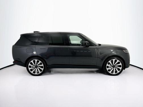 Carpathian Grey Premium Metallic 2026 Land Rover Range Rover P530 SE 7 Seat