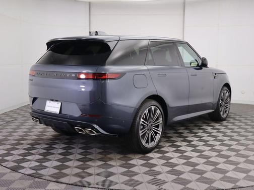 2025 Land Rover Range Rover Sport SE