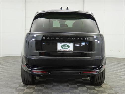 2025 Land Rover Range Rover P400 SE