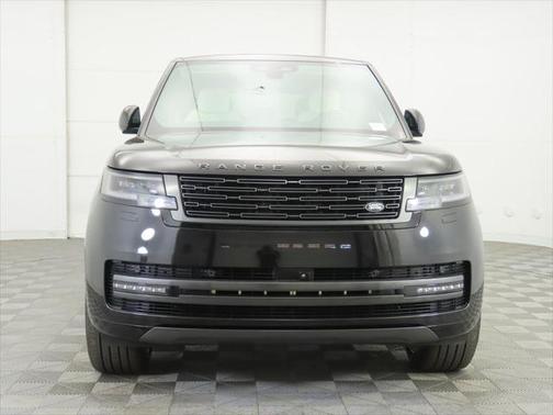 2025 Land Rover Range Rover P400 SE