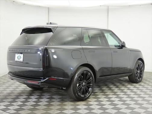 2025 Land Rover Range Rover P400 SE