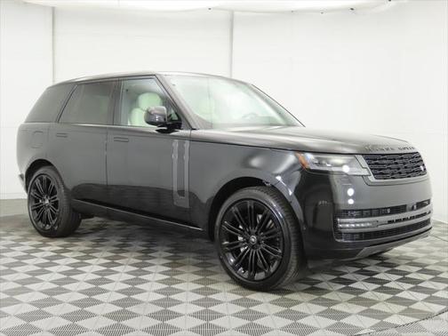 2025 Land Rover Range Rover P400 SE