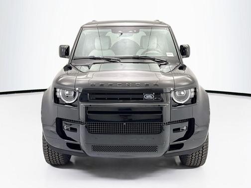 Santorini Black Metallic 2026 Land Rover Defender P400 X-Dynamic SE