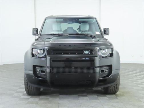 2025 Land Rover Defender 110 P400 X-Dynamic SE