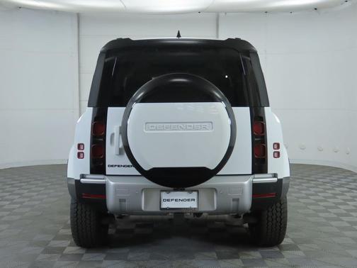 2025 Land Rover Defender 110 P400 S