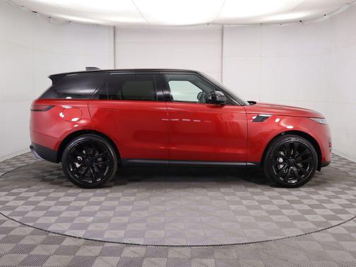 2026 Land Rover Range Rover Sport SE