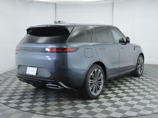 2025 Land Rover Range Rover Sport SE
