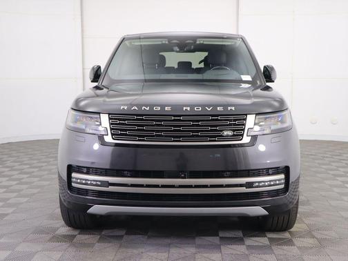 2025 Land Rover Range Rover P400 SE