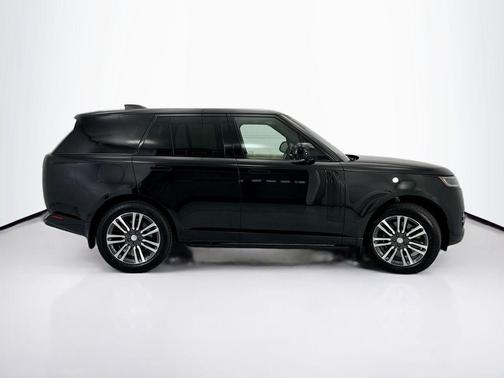 Santorini Black Metallic 2023 Land Rover Range Rover P530 SE