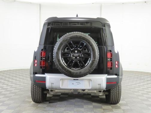 2025 Land Rover Defender 110 P400 S