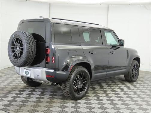 2025 Land Rover Defender 110 P400 S