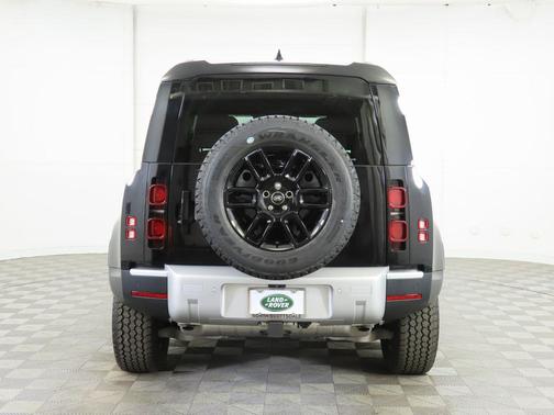 2025 Land Rover Defender 110 P400 S