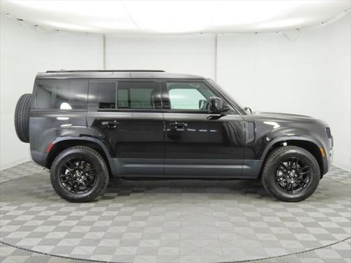 2025 Land Rover Defender 110 P400 S