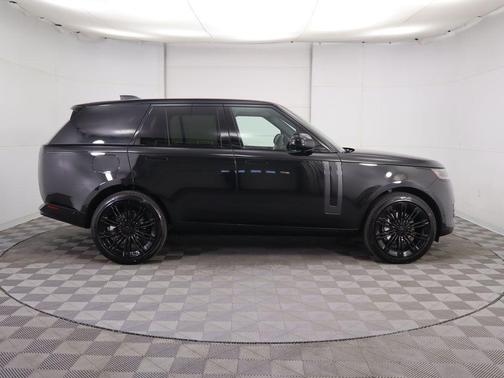 2026 Land Rover Range Rover P400 SE