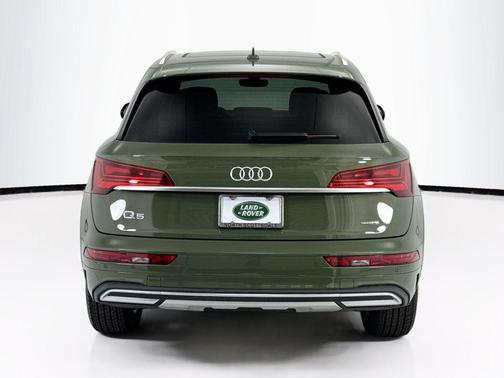 District Green Metallic 2024 Audi Q5 40 Premium Plus