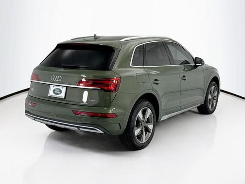 District Green Metallic 2024 Audi Q5 40 Premium Plus