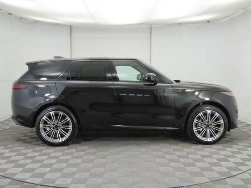 2026 Land Rover Range Rover Sport SE