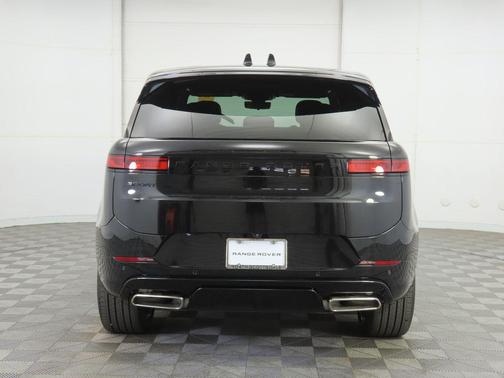 2026 Land Rover Range Rover Sport SE
