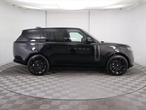 2025 Land Rover Range Rover P400 SE